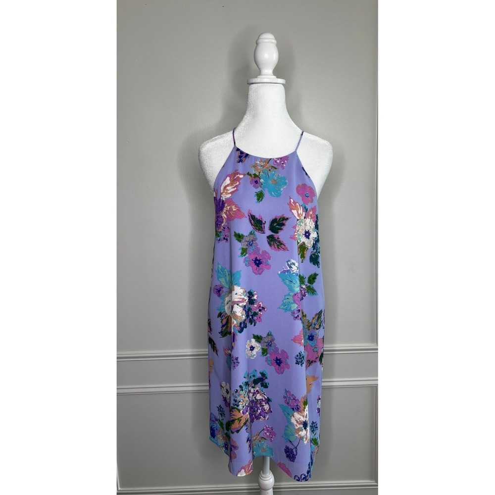 Everly Lavender Floral Halter Shift Dress Purple‎ Sleeveless Keyhole Back Medium